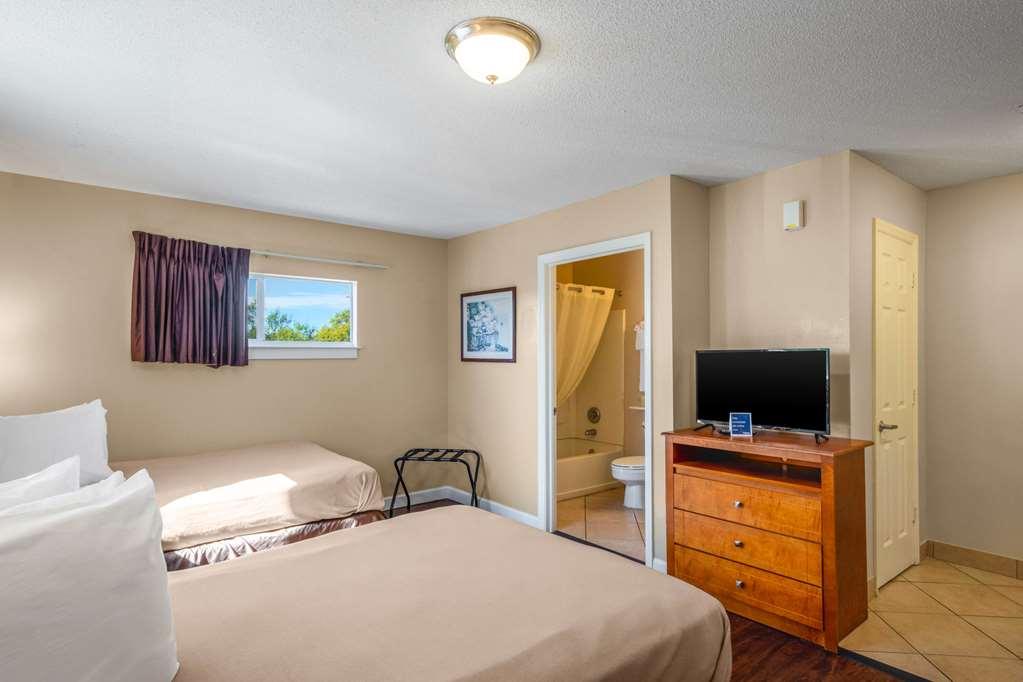 Tampa Bay Extended - Airport Hotel 2*