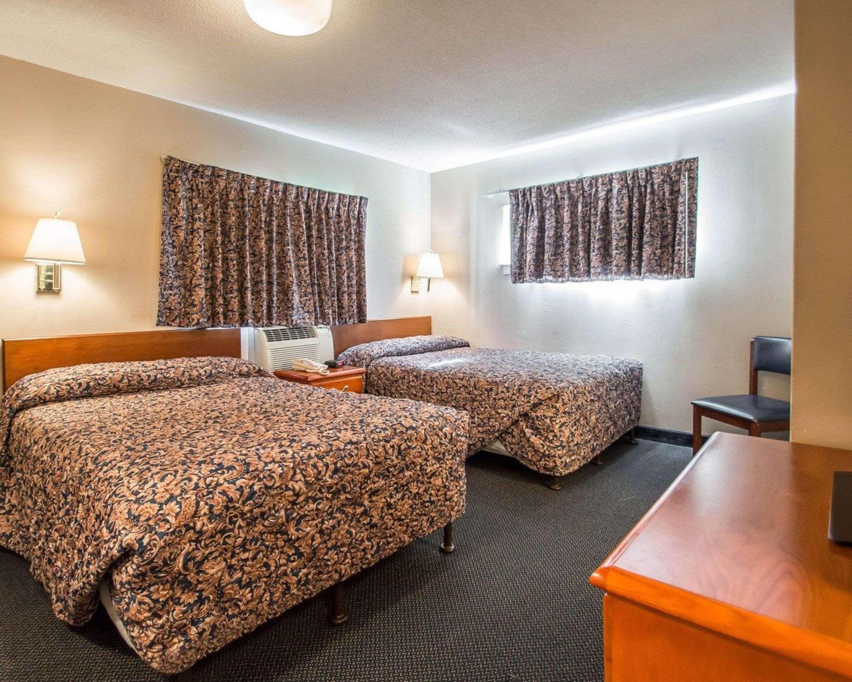 Suburban Airport Hotel West Chase