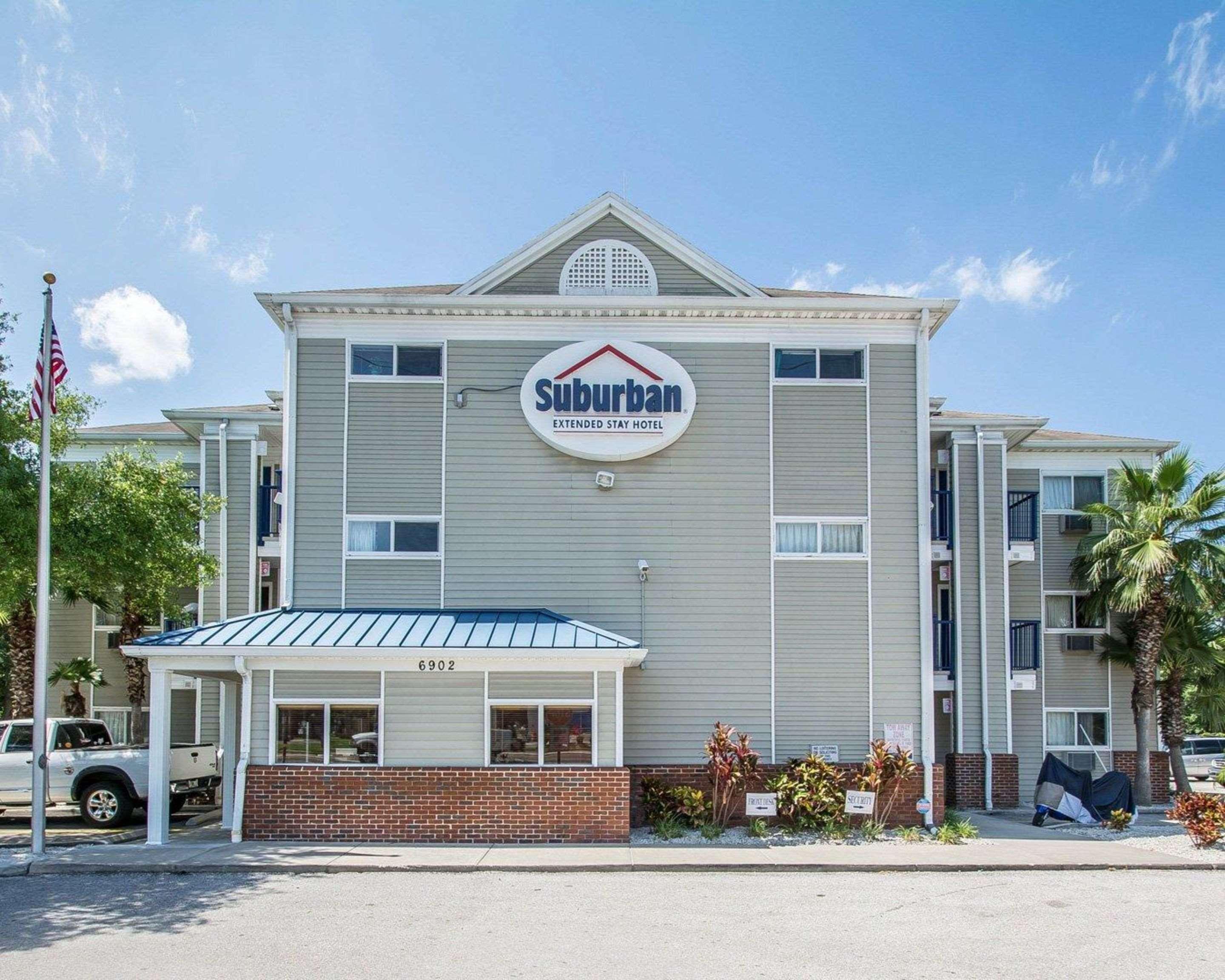 Hotel Suburban Airport West Chase